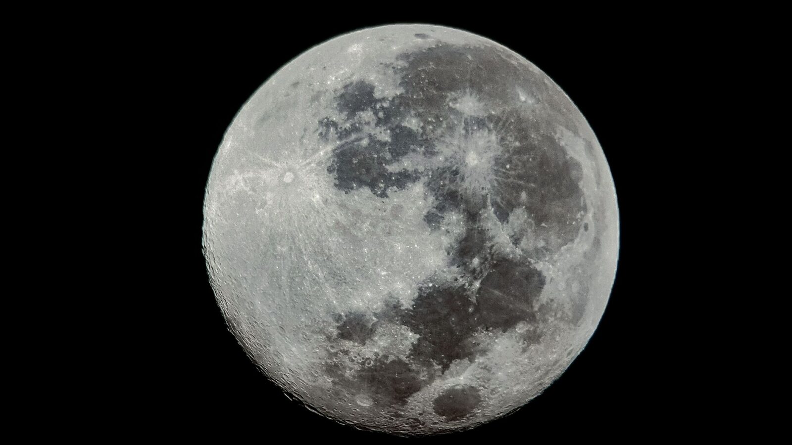 NASA Discovers Giant New Crater on the Moon