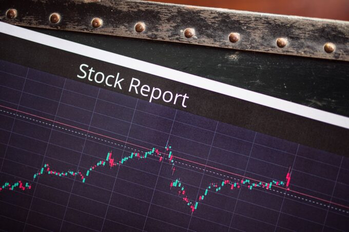 Costco Reports Q4 Earnings Beat, Yet Stock Declines: Analyzing Market Sentiment