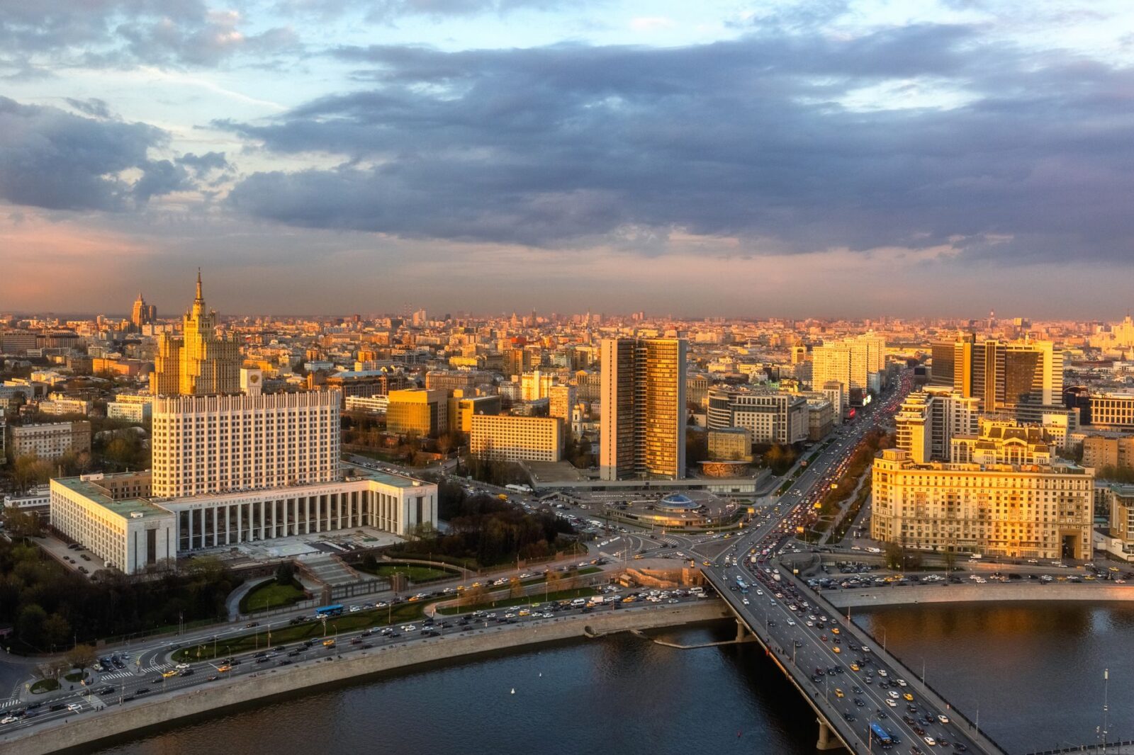 Ukraine Launches Largest Drone Attack on Moscow, Targeting Over 1,000 Drones