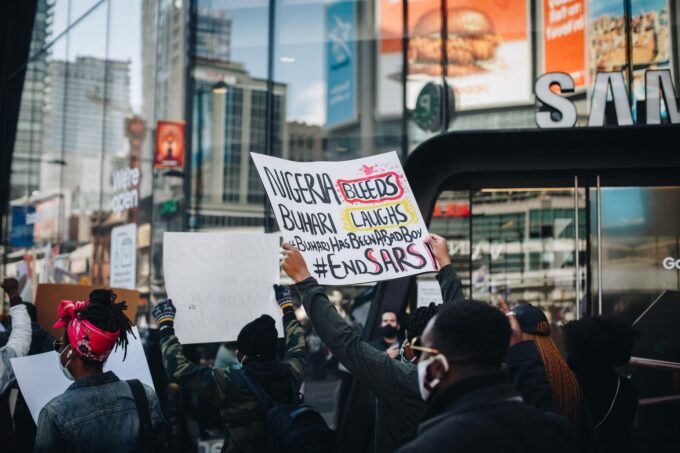 Protesters Form Human Chain Outside Kennedy Center in Response to Demolition Threats