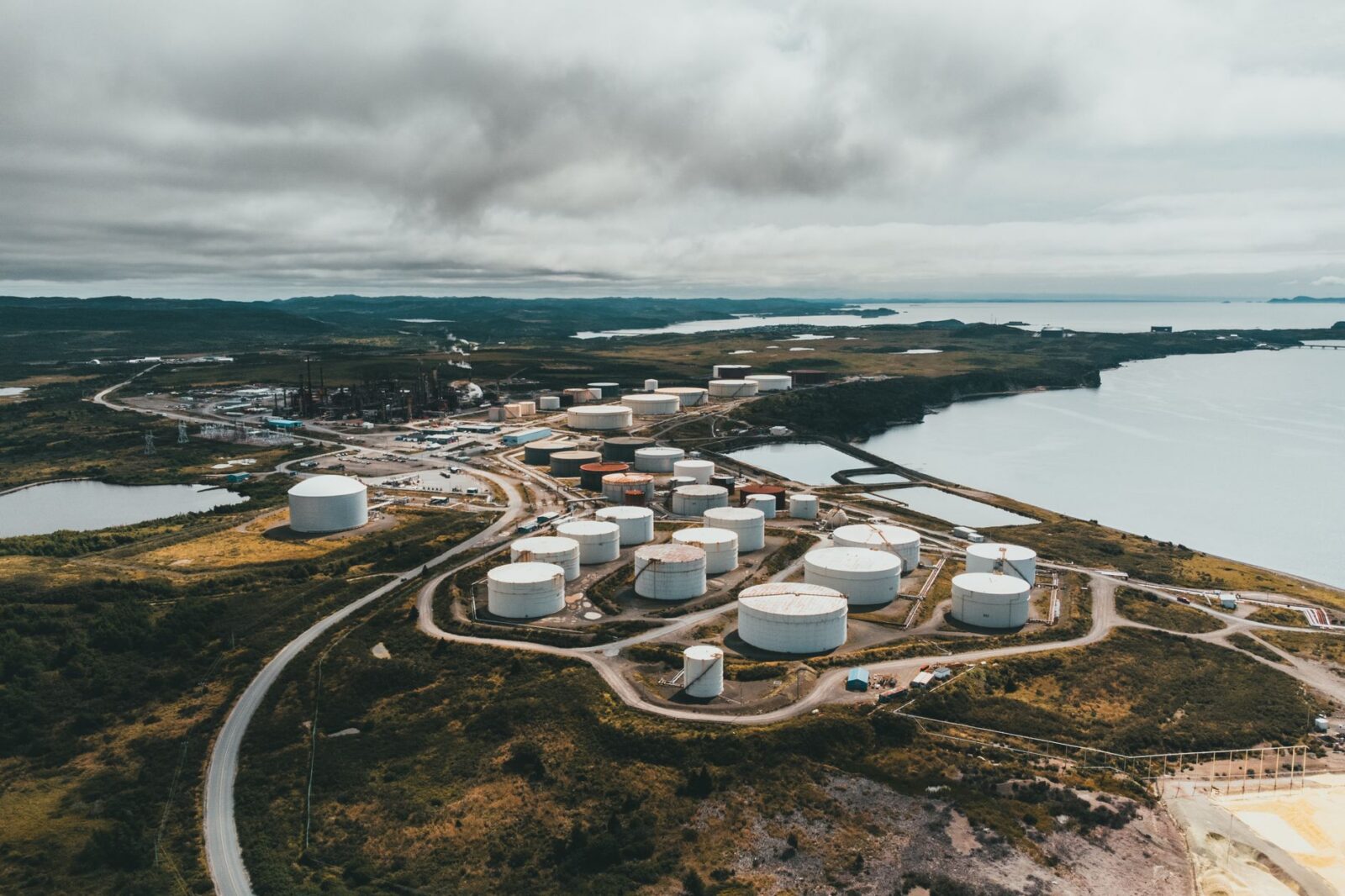 Analysis of Trump's Oil Deal with Venezuela: Implications for U.S. Relations and Global Markets
