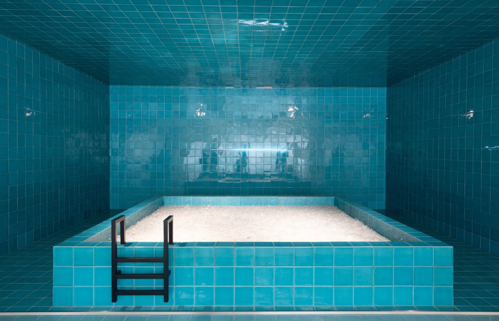 AQUA LARES Unveils New Interiors Following Refurbishment
