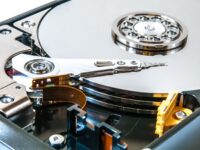 Apple Tightens Full-Disk Access Permissions to Combat AI Abuse