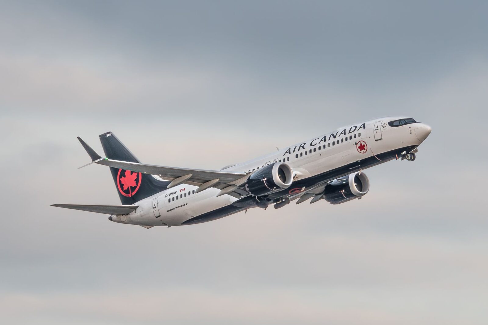 FAA Concludes Boeing 737 MAX Software Glitch Does Not Compromise Safety