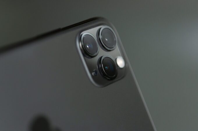 Apple Confirms Cellular Issues with iPhone 18 Pro Max, Hardware Replacement Required