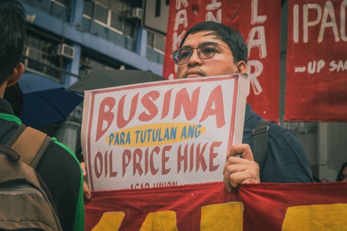 Trump Signals End to Iran Conflict, Causing Oil Prices to Plummet
